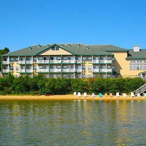 Magnuson Grand Lakefront